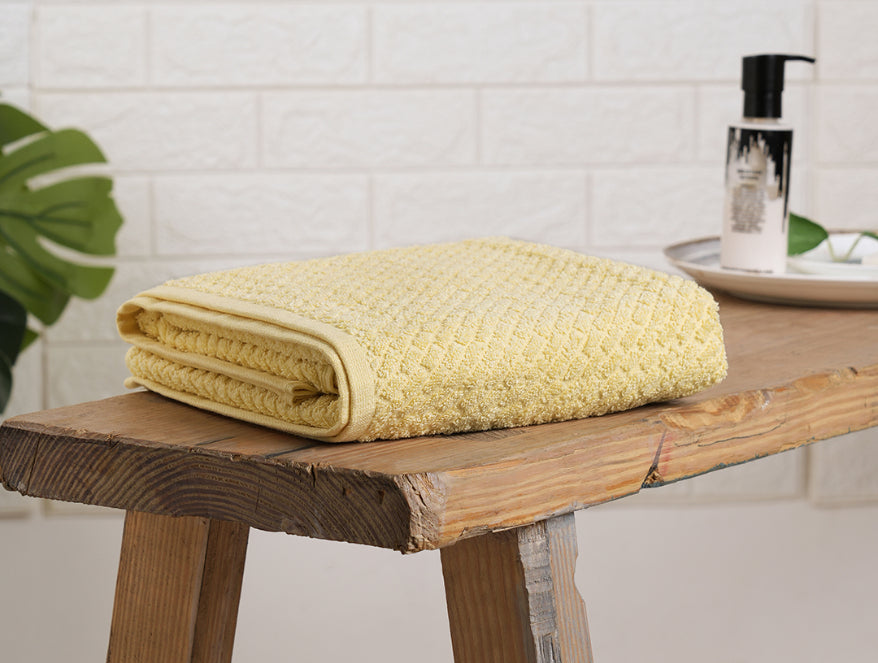 Spaces Pale Banana - Light Yellow 100% Cotton Bath Towel