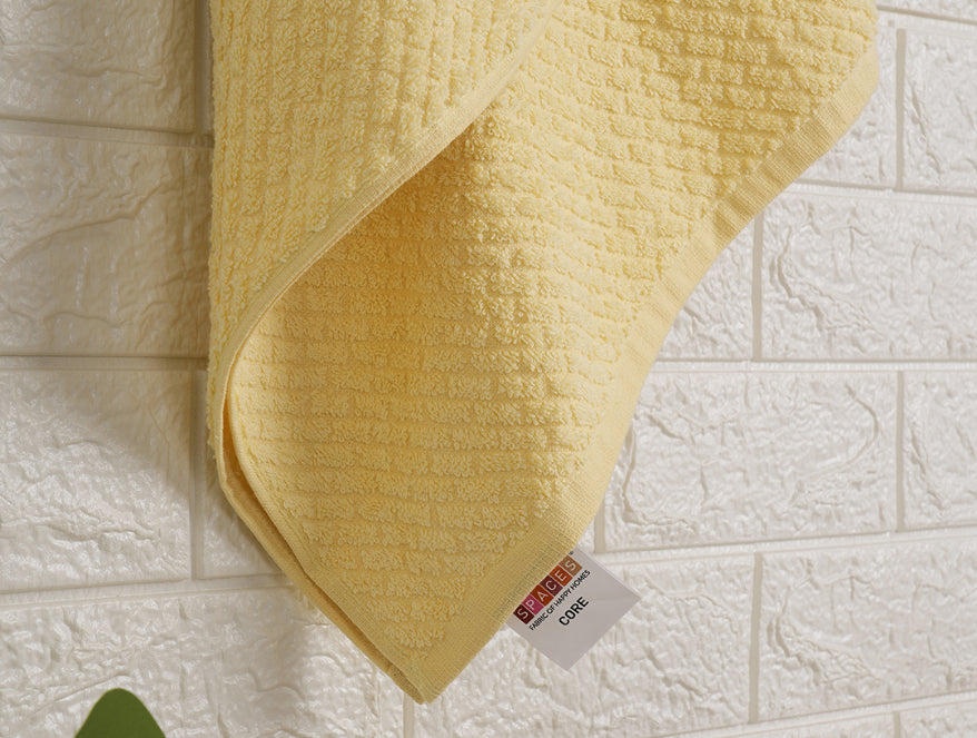 Spaces Pale Banana - Light Yellow 100% Cotton Bath Towel
