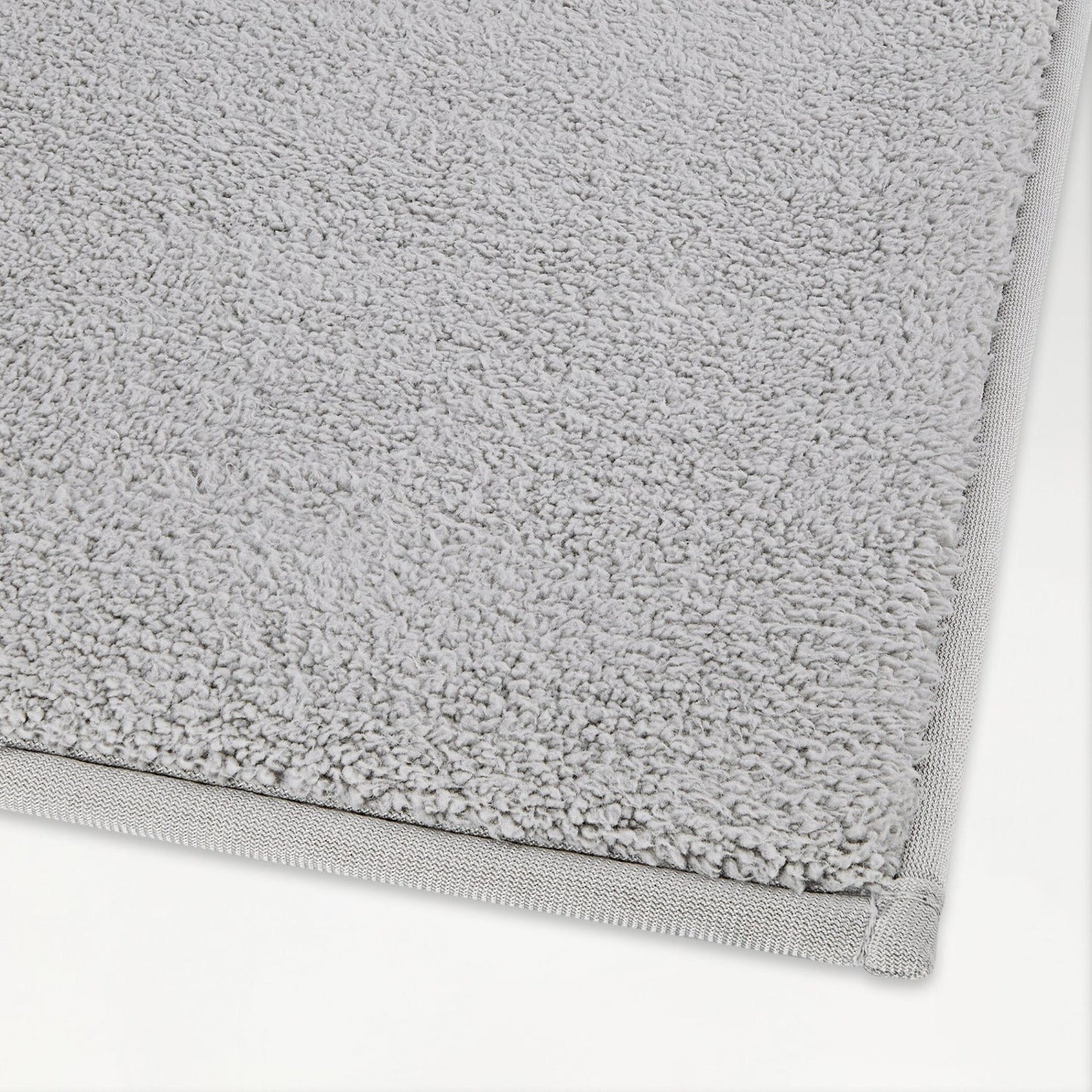Spaces Swift Flow Polyester Small Bath Mat, 1677 GSM, Solid, Silver