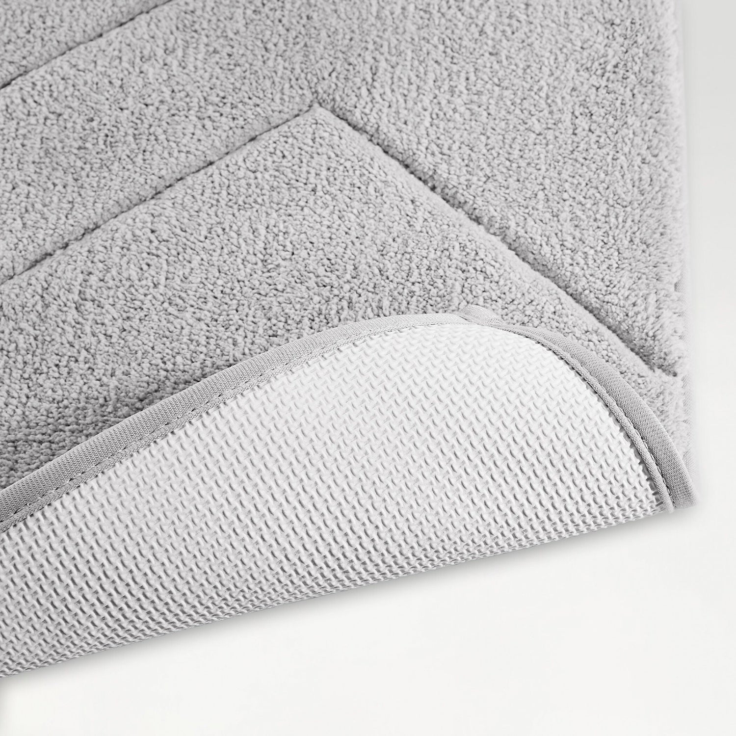 Spaces Swift Flow Polyester Small Bath Mat, 1677 GSM, Solid, Silver