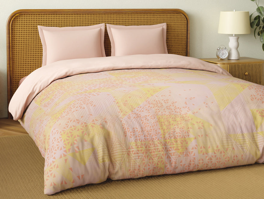 Spaces Organic Cotton Double Quilt, 180 TC, Geometric, Light Blush