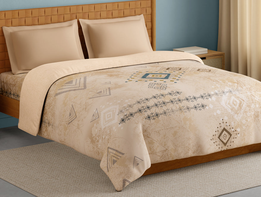Spaces Innovations Hygro Cotton Double Quilt, 210 TC, Geometric, Beige
