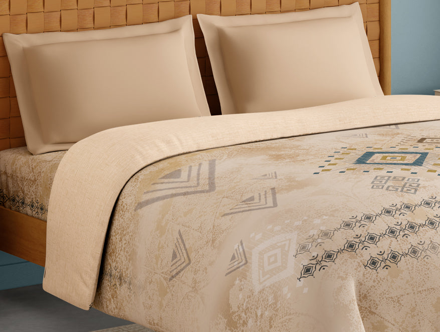 Spaces Innovations Hygro Cotton Double Quilt, 210 TC, Geometric, Beige