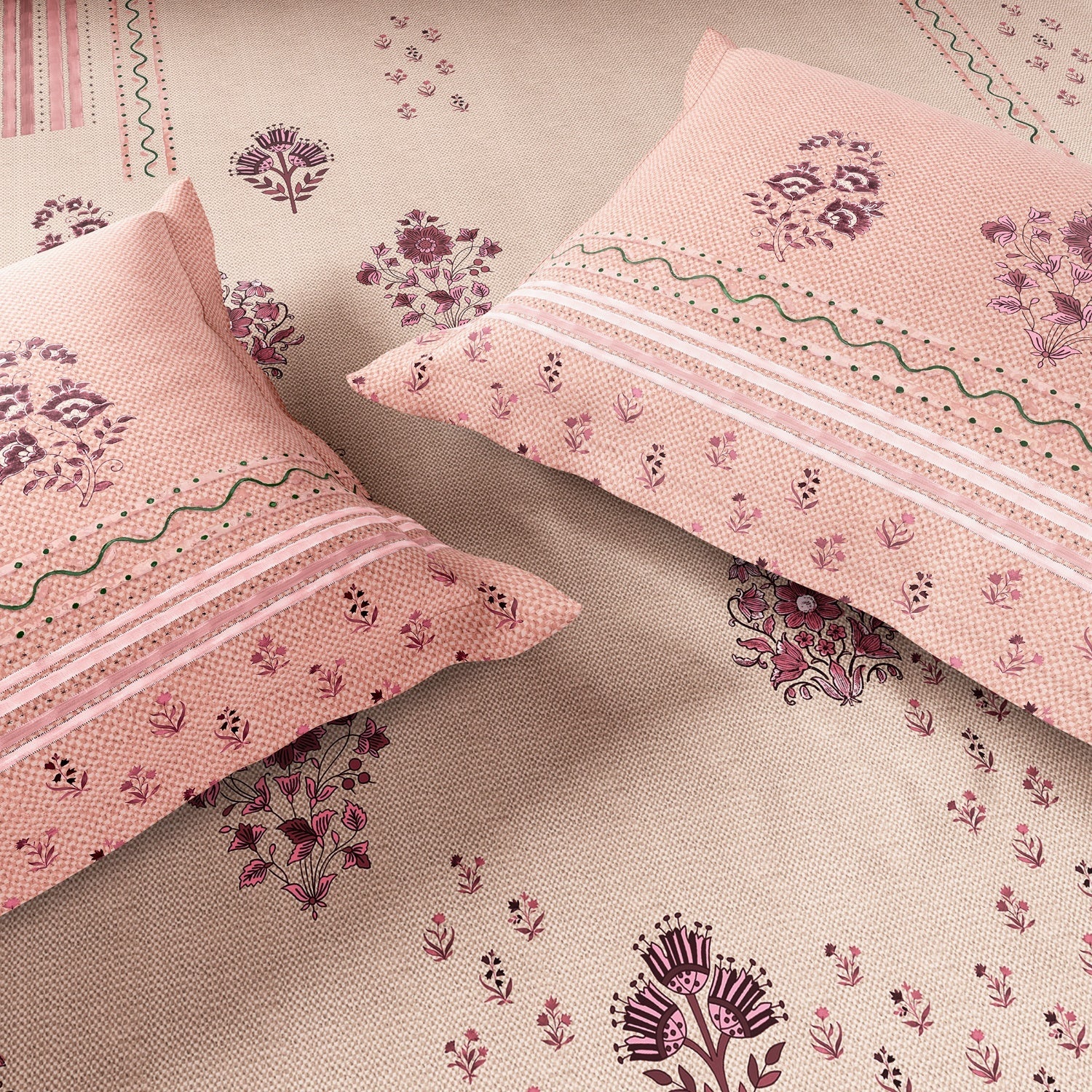 Spaces Neo Chaap 100% Cotton 152 TC Percale Floral Large Bedsheet with 2 Pillow Covers, Light Blush