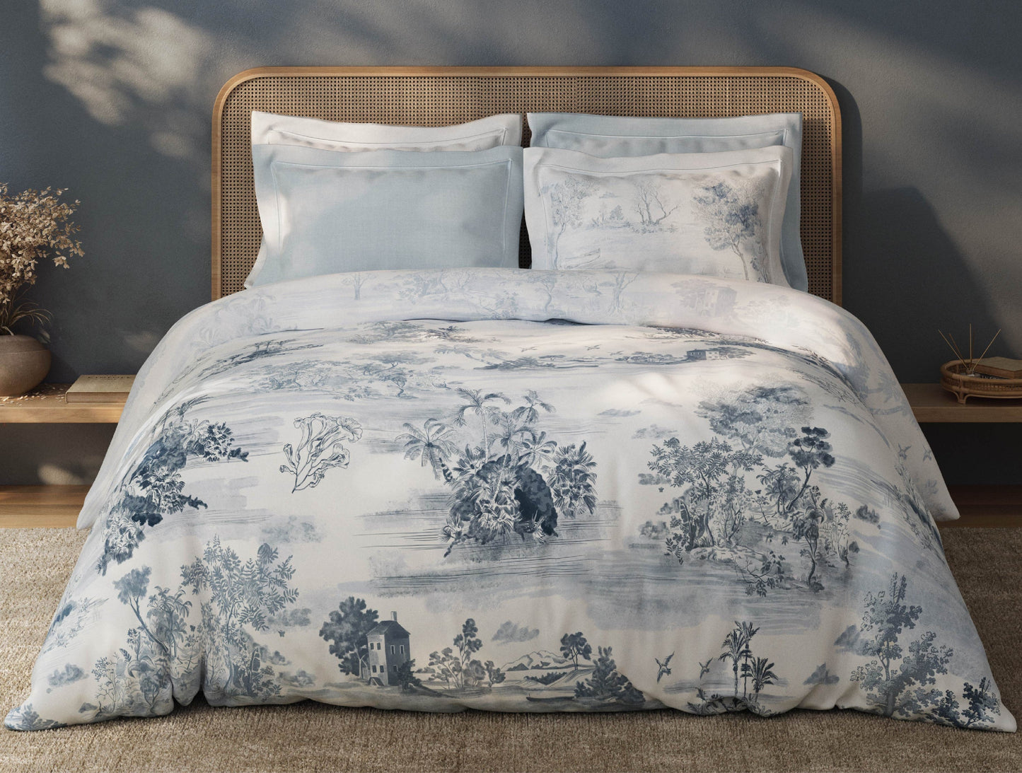 Spaces Sierra Indian Safari 100% Hygro Cotton 210 TC Sateen Floral Permium Large Bedsheet with 4 Pillow Covers, Blue