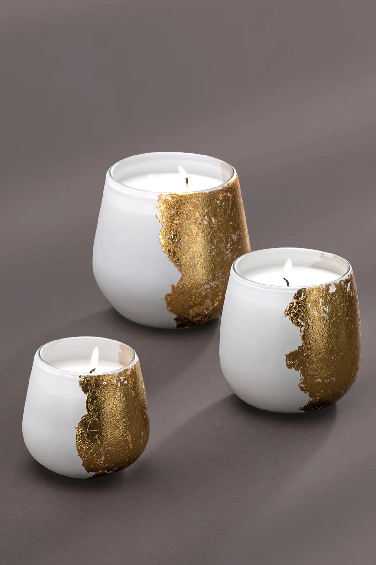 Doft Modern Matte Candle | White | Mahogany Musk