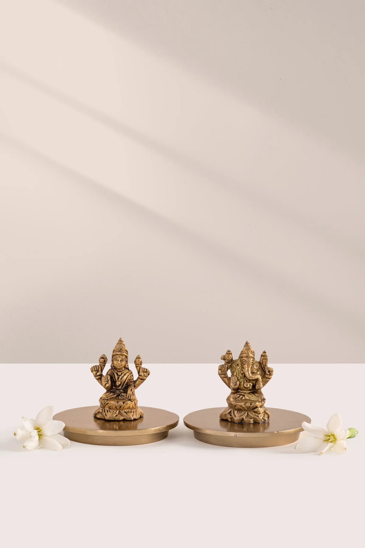 Doft Divine Essence - Lid Jar Candle | Ganesh Ji & Laxmi Ji | Opulent Oud | Set Of 2