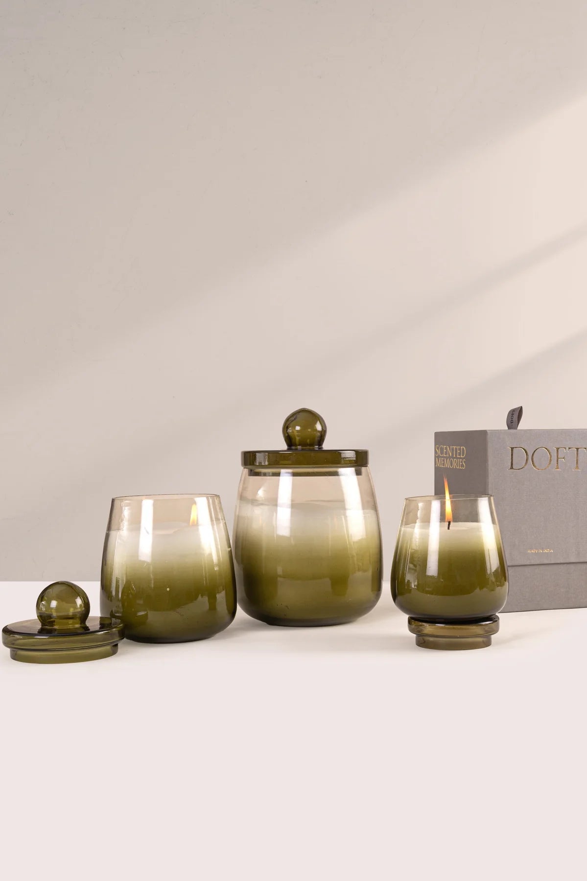 Doft Cosmic Hues - Lid Jar Candle | Olive Green | Sage Cleanse