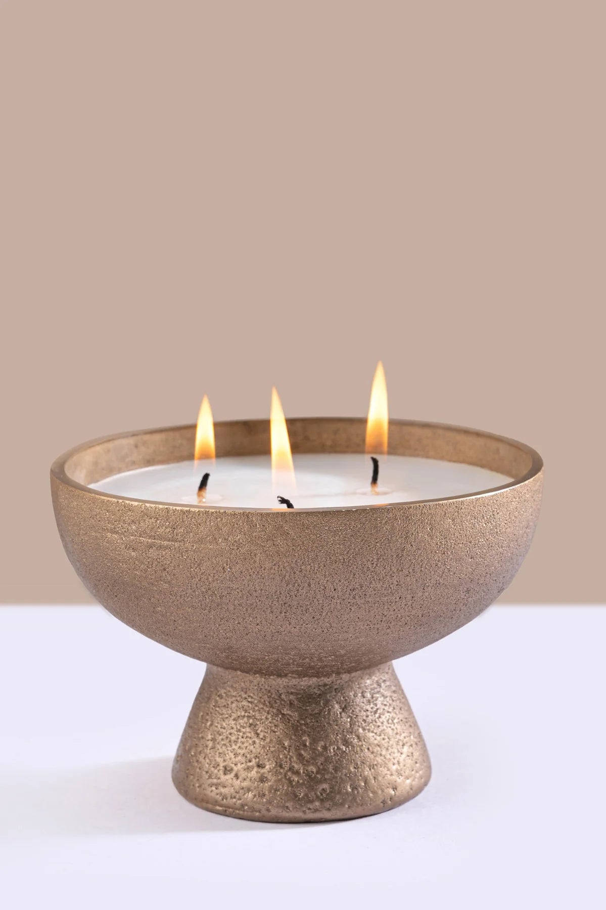 Doft  Golden Hour - Footed Bowl Candle | Gold | Amber Royale