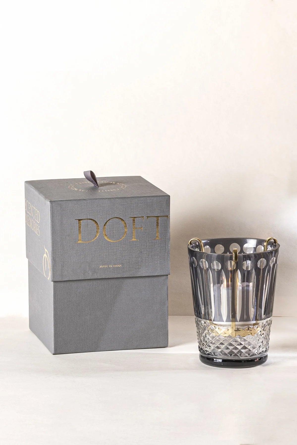 Doft Royal - Hurricane Candle | Smoke | White Amber & Tonka