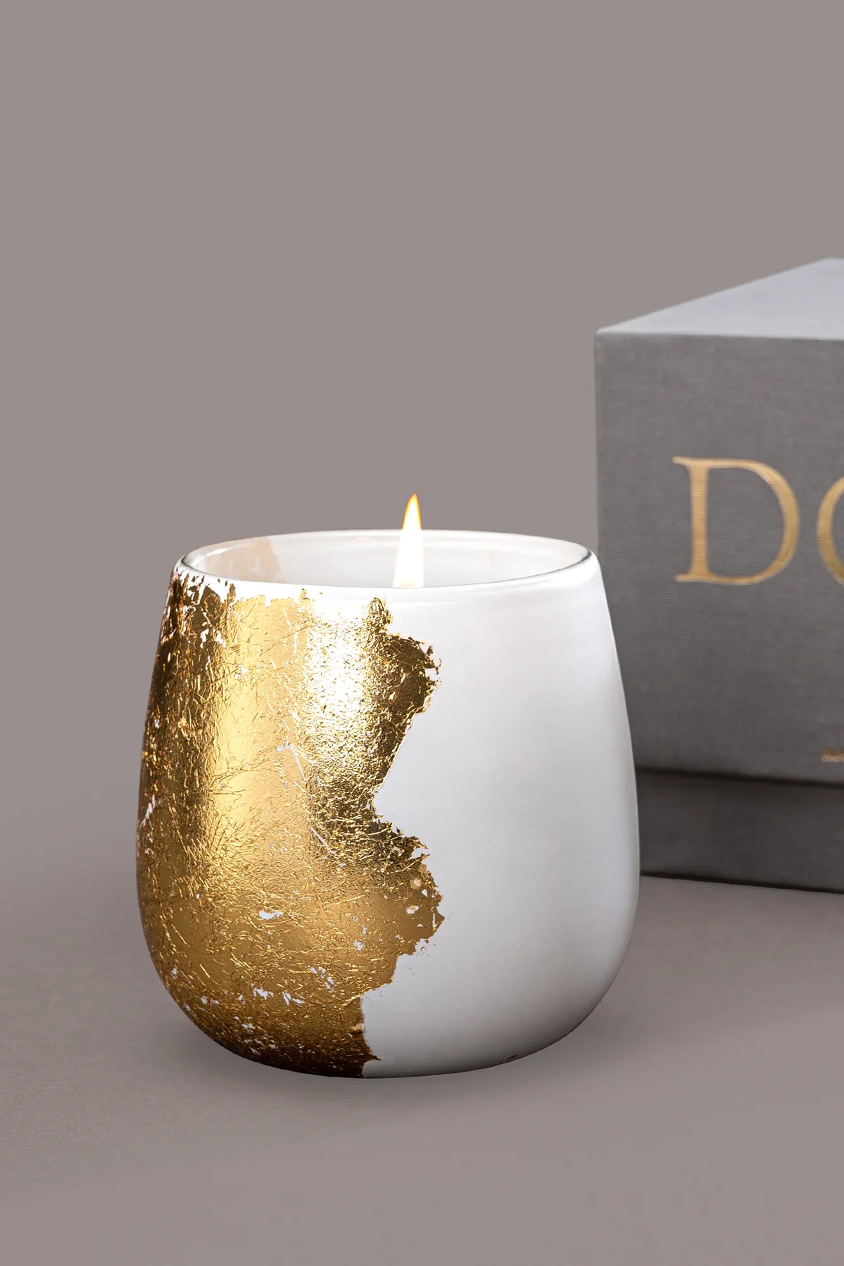 Doft Modern Matte Candle | White | Mahogany Musk