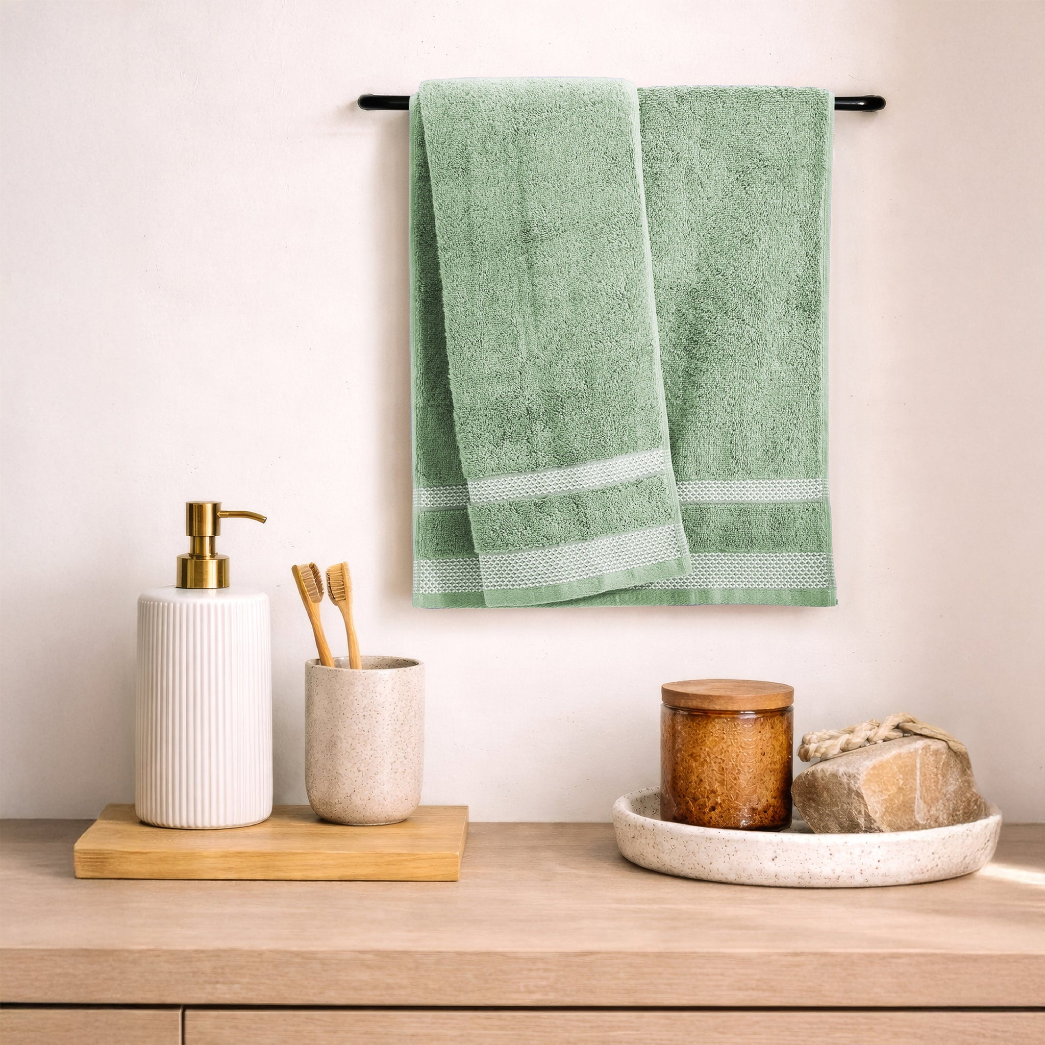 Spaces Hygro Hygro Cotton Hand Towel, 600 GSM, Solid