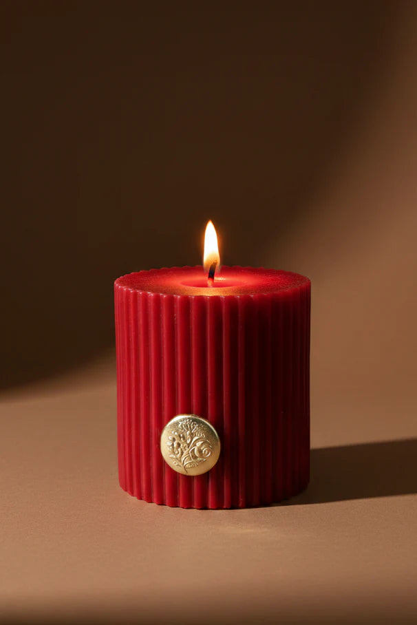 Doft Vintage Charm - Pillar Candle | Red | Botanical Garden