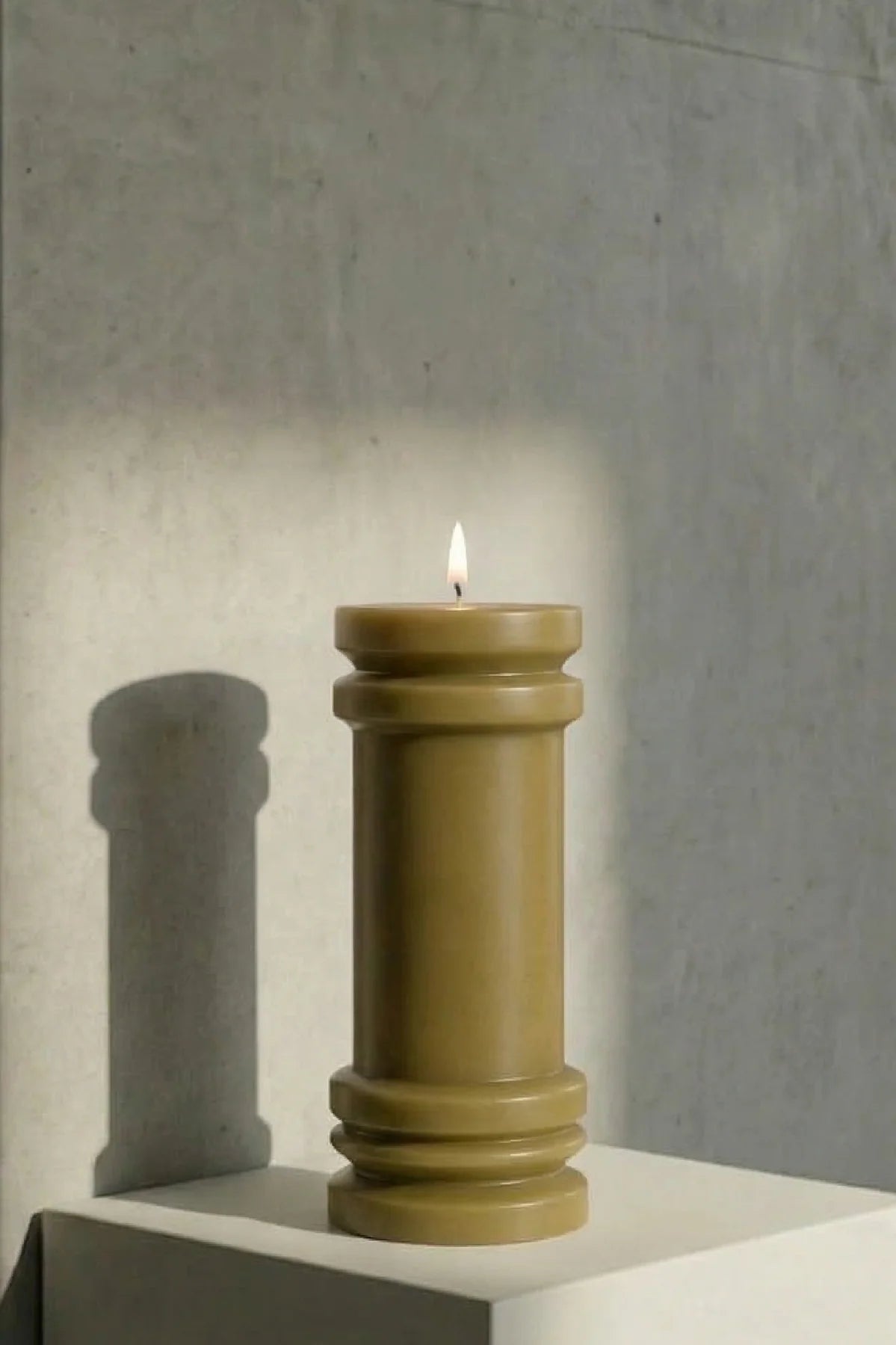 Doft Olive Modern Pillar Candle
