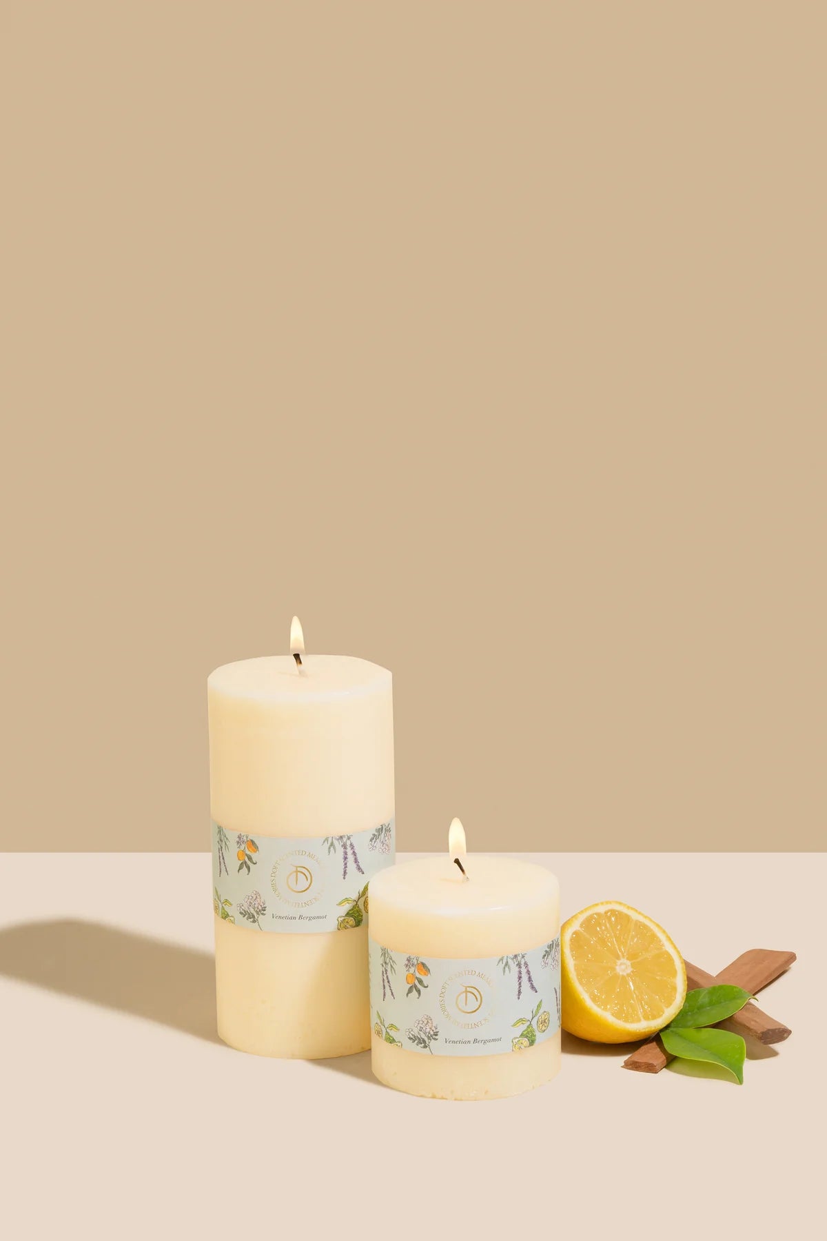 Doft Venetian Bergamot - Pillar Candle | Yellow
