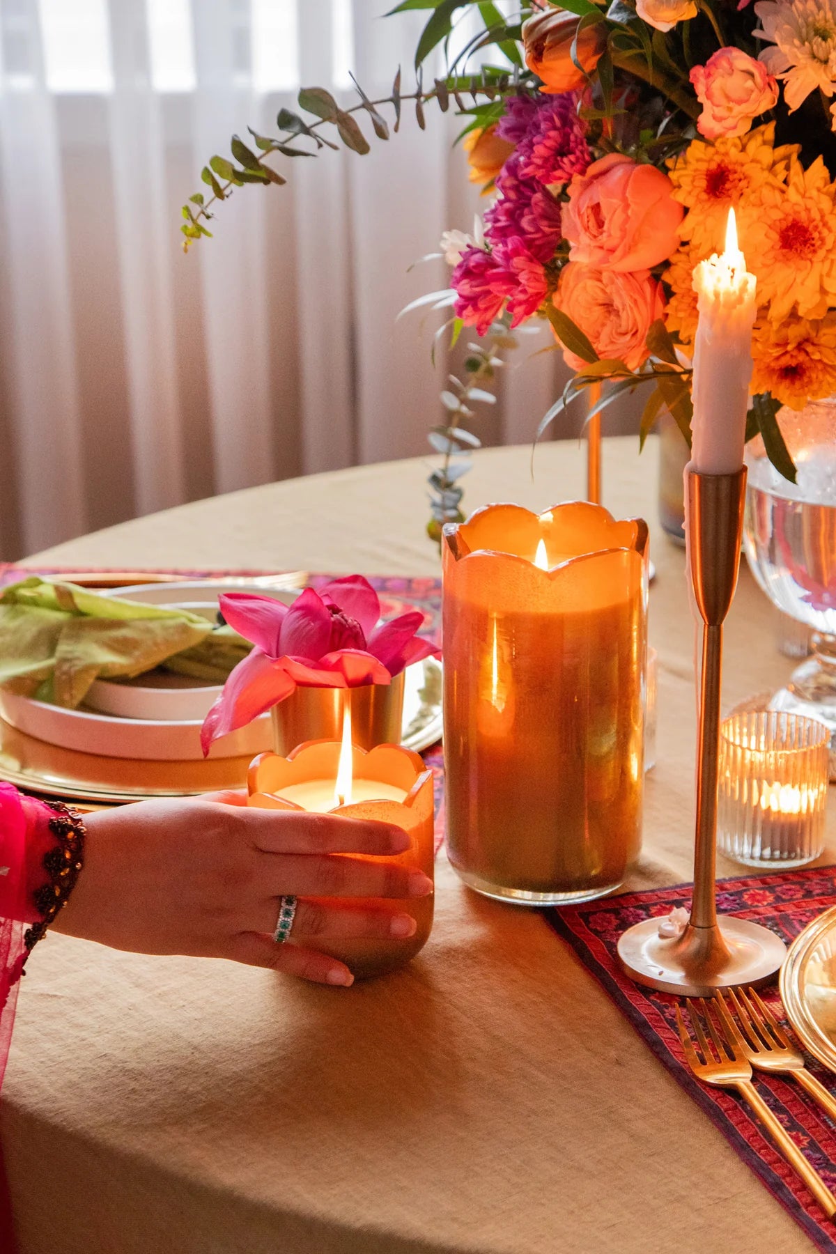 Doft Sacred Lotus - Cylinder Candle | Pink & Gold | Garden Rhapsody
